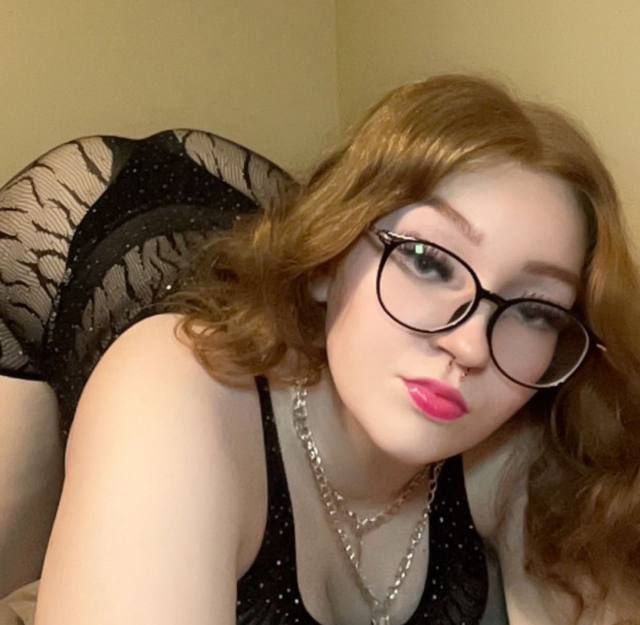 Natural Redhead girl down to tickle your fantasies🫠 - Image 3